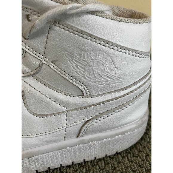 Nike Jordan 1 Retro Mid 'White Pure Platinum" 554724-104 Men’s Sz 7 Women 8.5 - Picture 6 of 8